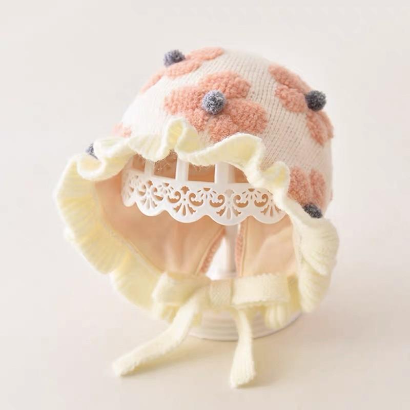 

Корейская Цветочная Шапочка Принцессы для Малышей Зимняя Теплая Вязаная Шерстяная Шапка для Младенцев Милая Цветочная для Малышек Рюши Защита Ушей Шапки белый