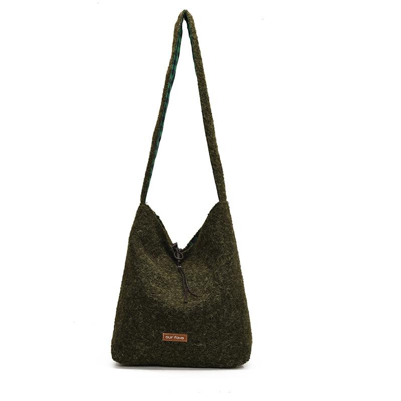Winter Fashion Plush Bag Women's New Fashion College Style Shoulder Bag Casual Large Capacity Plush Tote Bag