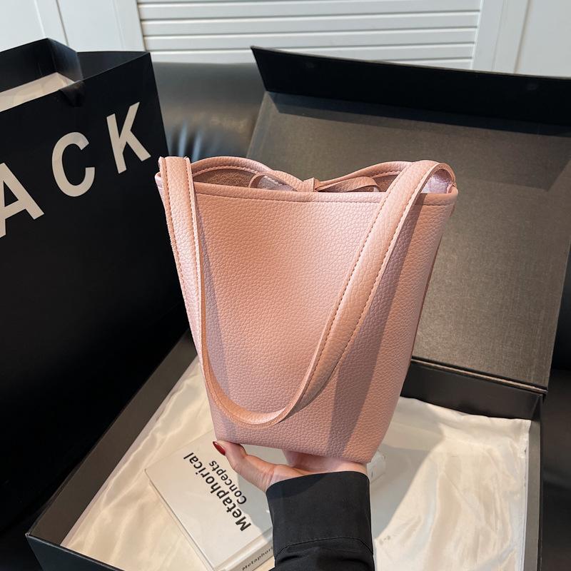 Retro Simple Large-capacity Bag, Casual Portable Fashion Bucket Bag, High-end Fashion Shoulder Bag, Light Luxury Women's Bag