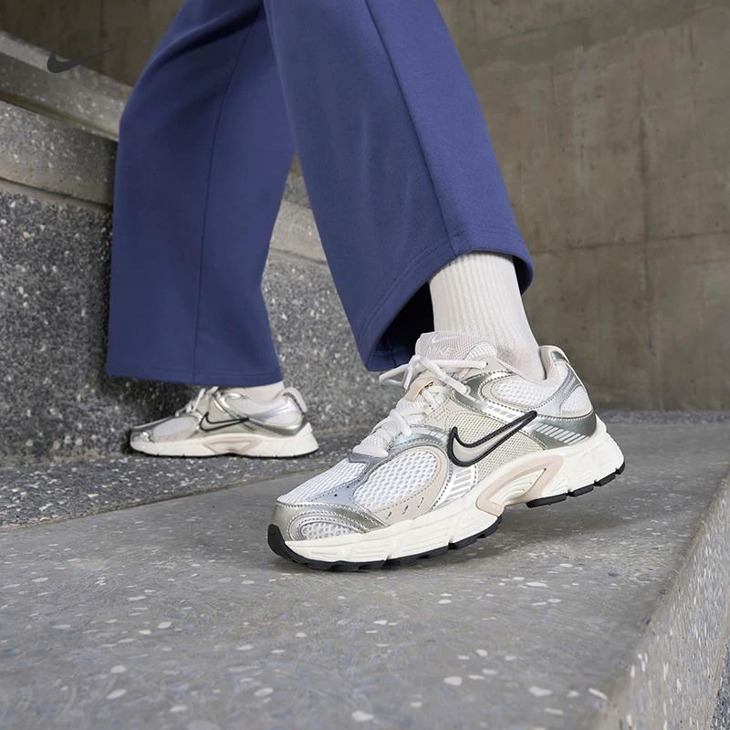 Nike Women's Breathable Retro Running Shoes with Reflective Decorations for Spring - Lightweight, Spring-Style Sneakers - Model Number: RNR HQ7901