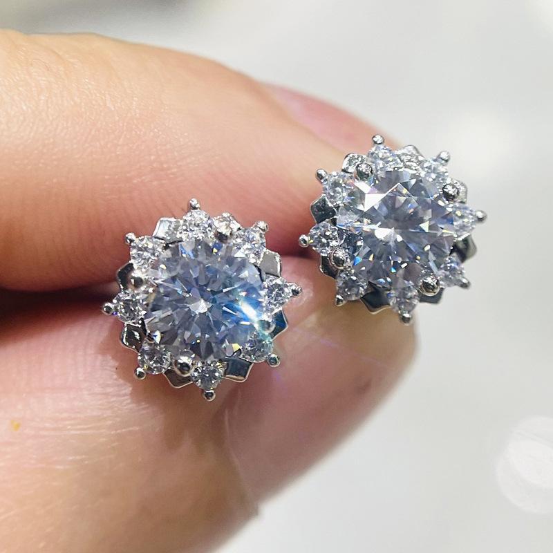 Halo Round Cubic Zirconia Stud Earrings Silver Plated Sunflower Cluster CZ Solitaire Earrings Women Wedding Daily Jewelry Gift