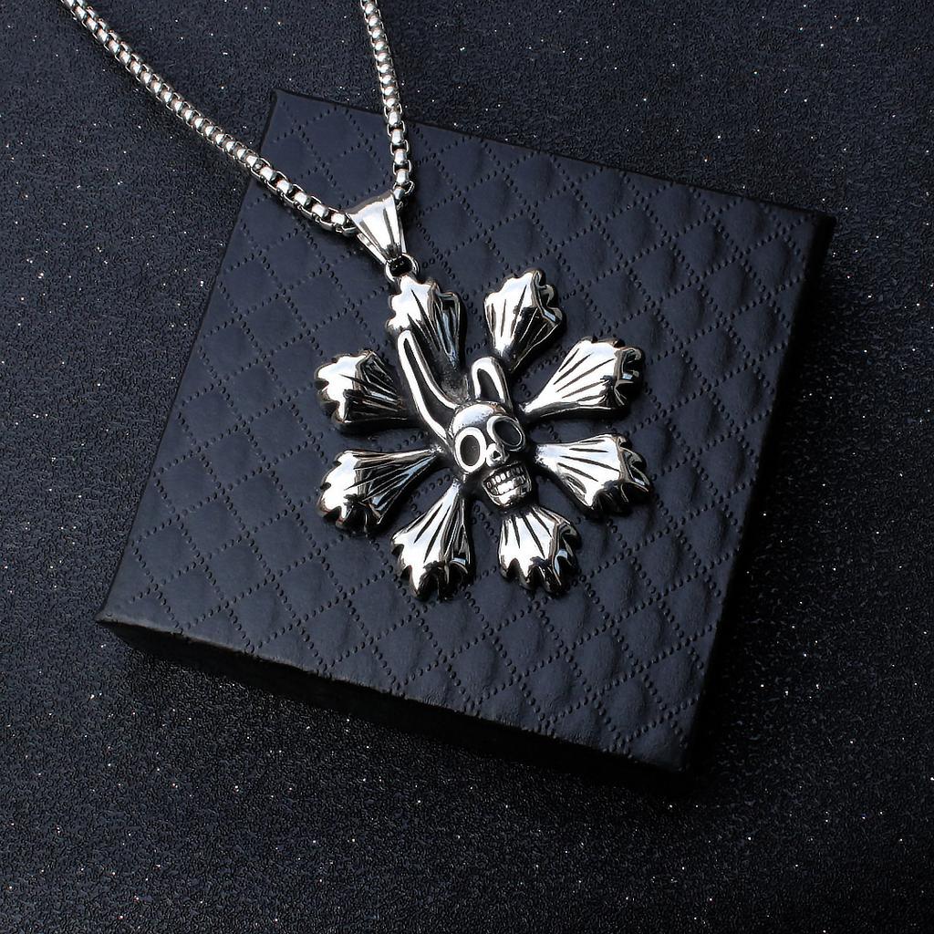European and American Jewelry Titanium Steel Pendant Retro Trendy Men's Flower Skull Necklace
