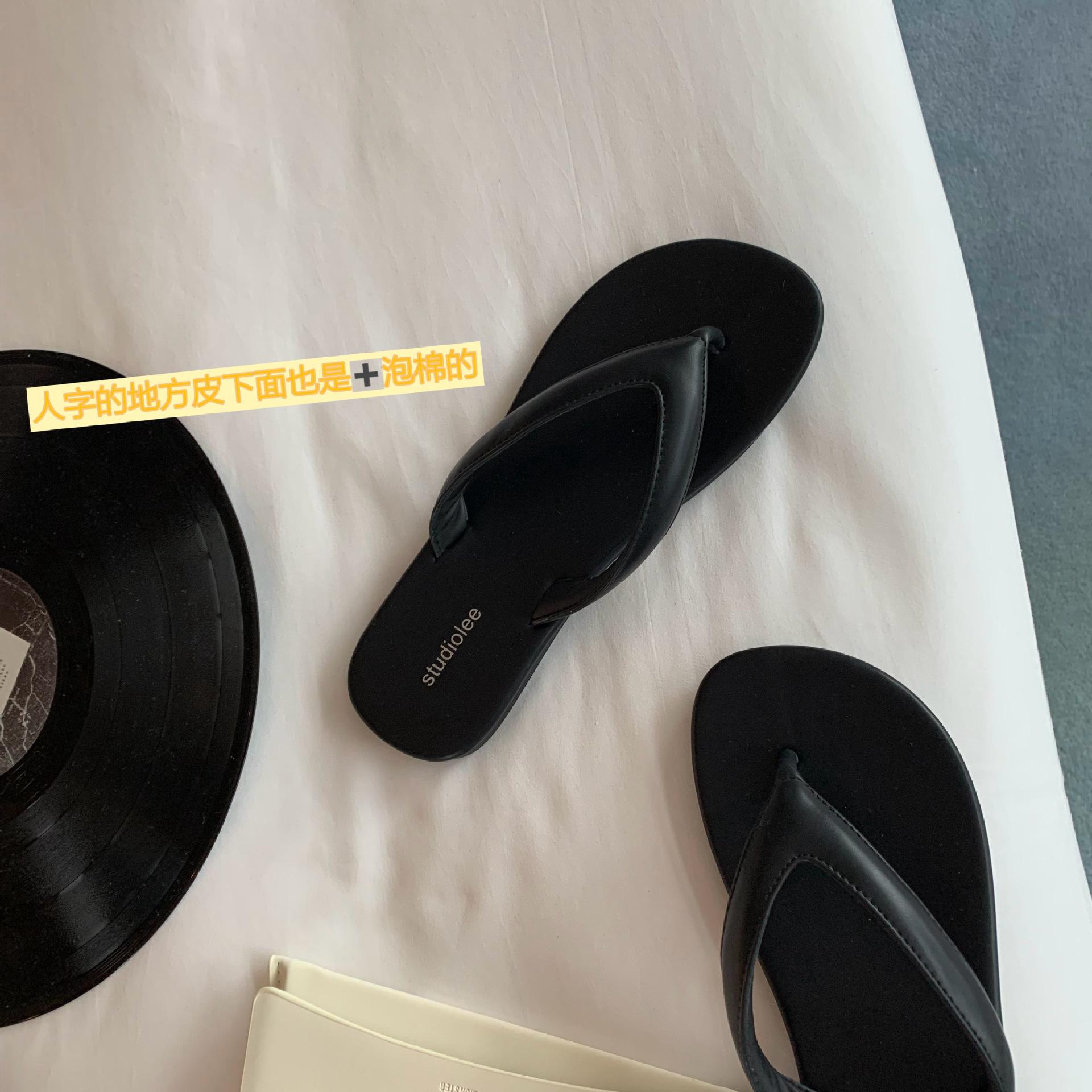 Shoes minimalist toe beach vacation fashionable contrasting flip-flops 35 5300₽