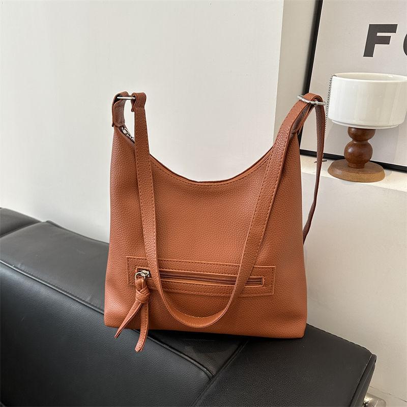 

Premium texture versatile bag large capacity bag women s 2025 new tote retro shoulder commuting class messenger bag коричневый