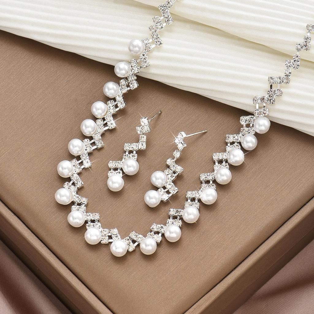 3PC Women's Fashion Trend Copper Claw Chain Series Zircon Necklace Earrings Zircon Set Wedding Banquet Party Holiday Gift