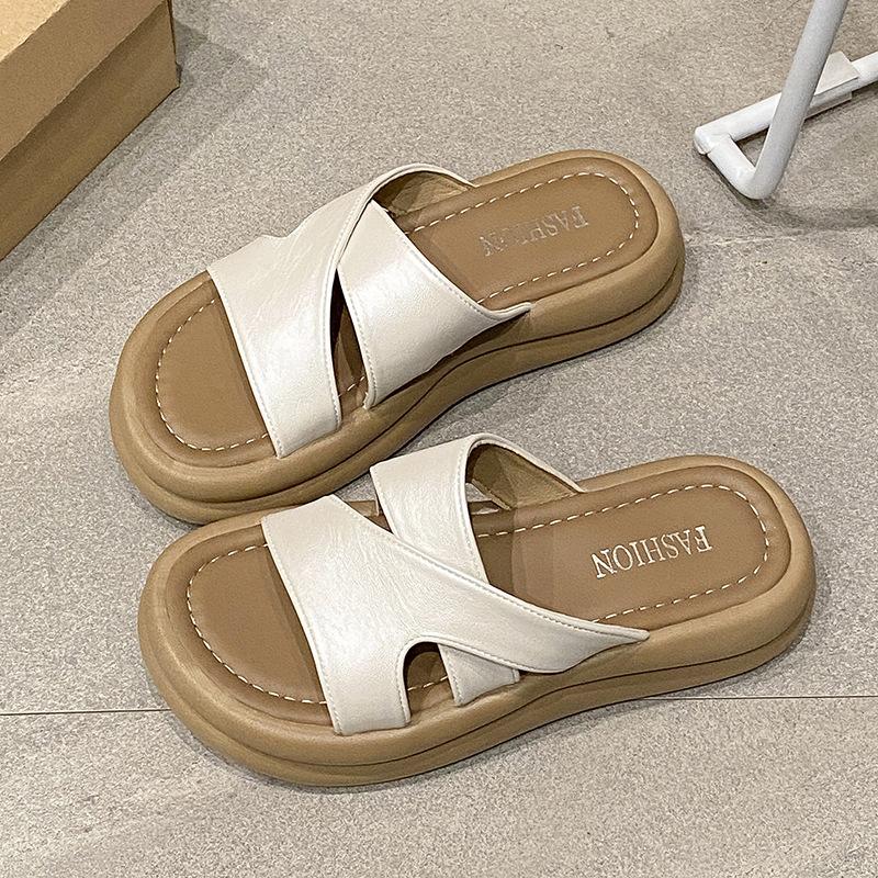 thick-soled high-heeled cool slippers for women's summer wear, new fashion beach shoes, European and American fashion soft-soled non-slip one-word dra