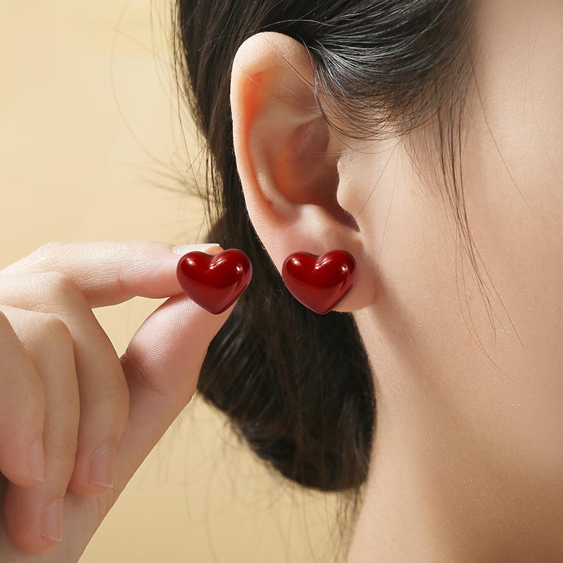 

Autumn Winter Vintage Ancora Red Heart Flower Geometric Silver Needle Earrings Simple Niche Elegant High-end Earrings for Women