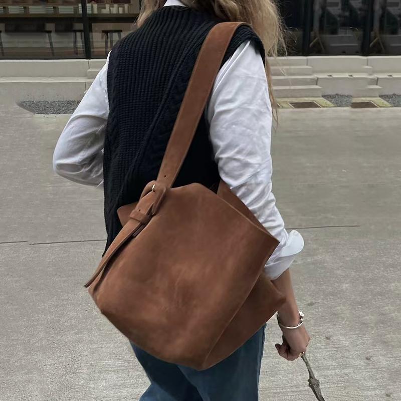 Yogodlns Nová semišová taška přes rameno pro ženy Shopper Velkokapacitní kabelka Módní ležérní Všestranná crossbody taška pro ženy