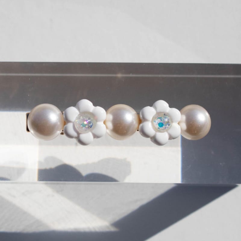 Luvinball Daisy & Pearl Hair Clip