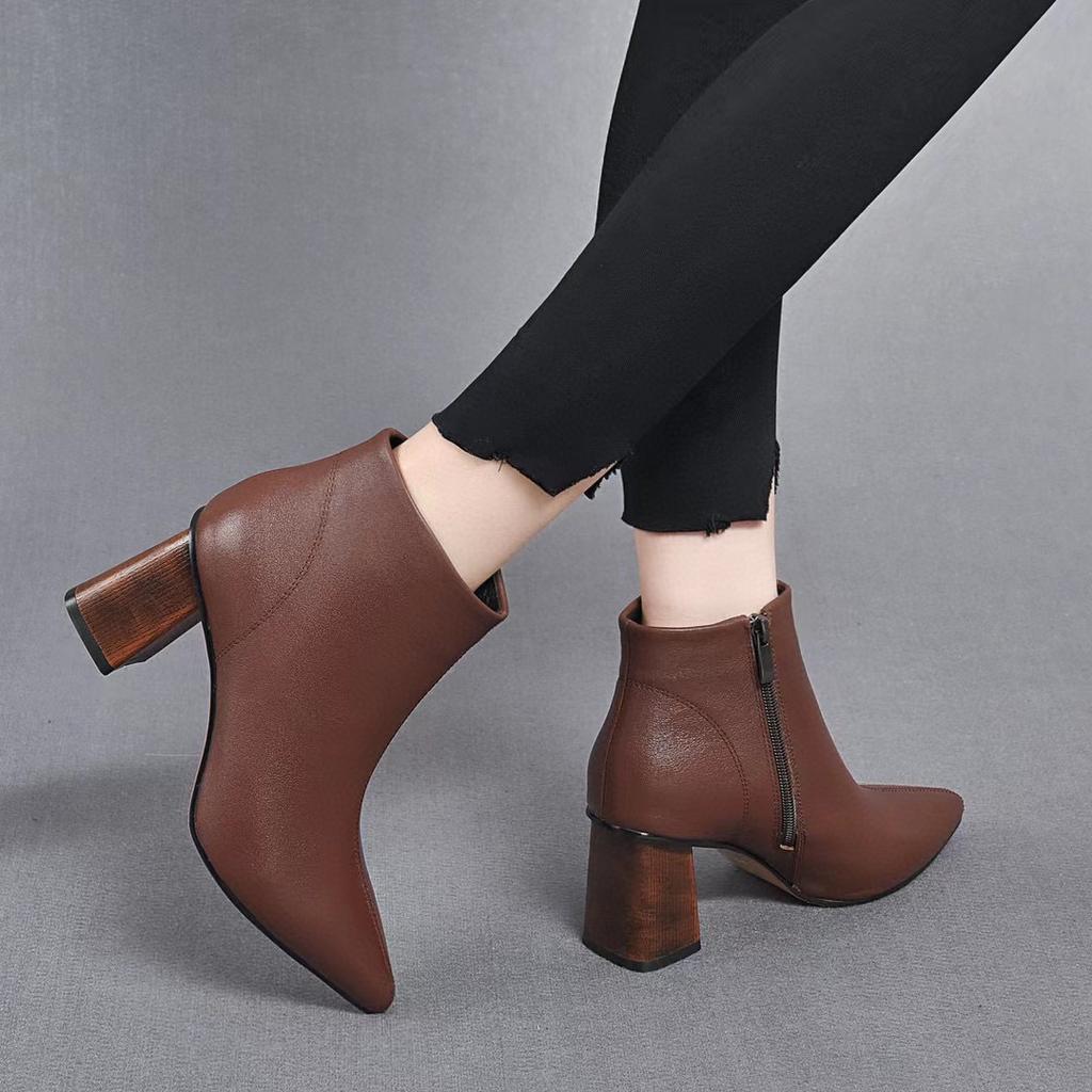 Pointed fashion boots women's boots 2025 autumn and winter European and American style first-layer cowhide coarse heel high-heeled boots simple tempe
