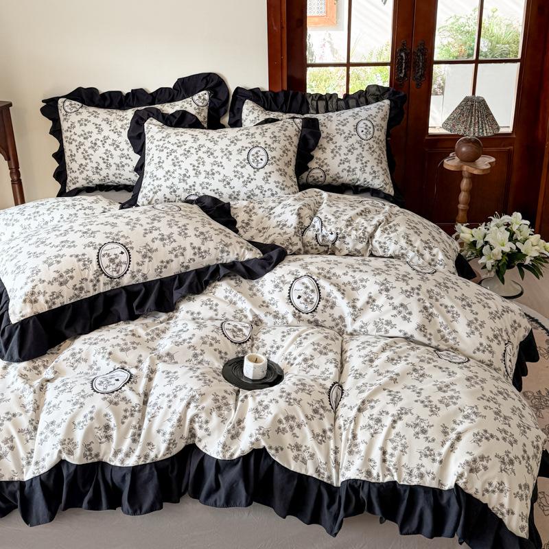 Bedding Four-piece Set Printed Skin-friendly Water Wash Sheets Quilt Cover Pillowcase Set