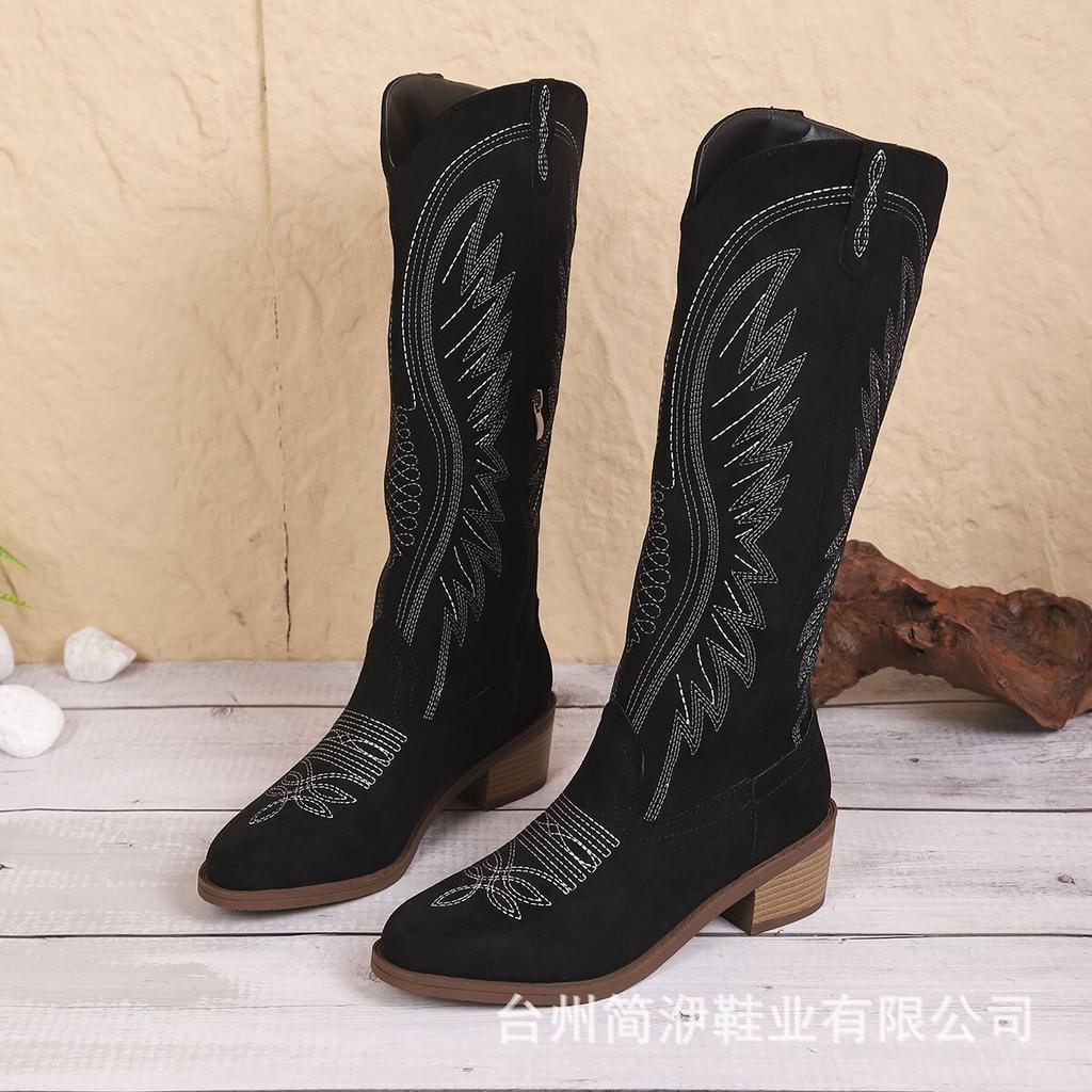 New Large Retro Embroidered V-neck Women's Autumn and Winter Coarse Heel Middle Tube Internet Red Knight Boots Short Boots