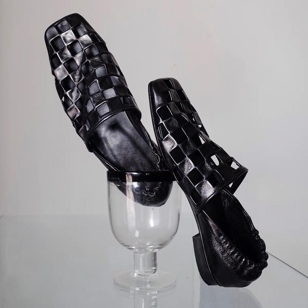 Sheepskin version~ New summer design sense niche square head Muller shoes hollow pleated temperament retro flat single shoes women