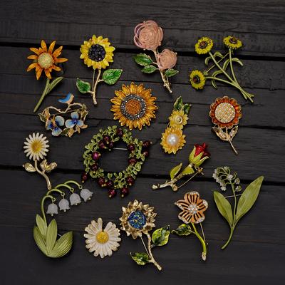 Vintage Gericht Pflanzen Blume Brosche Medieval Party Brosche Weibliche Zubehör Metall Abzeichen