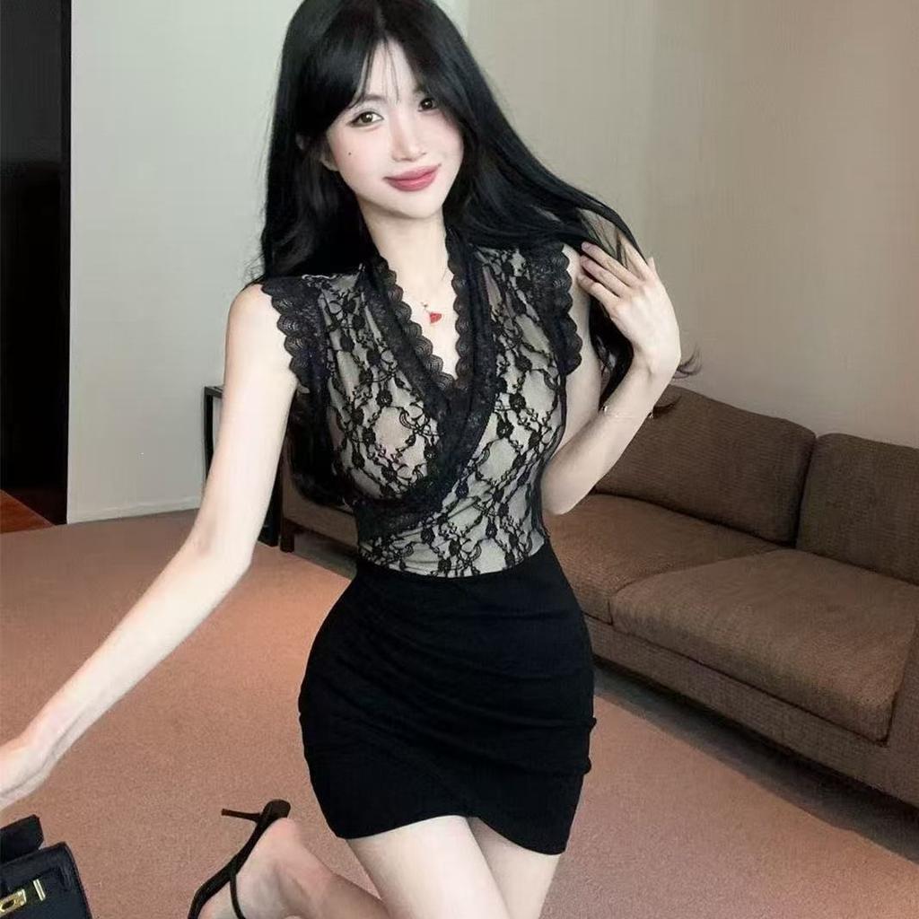 Summer Pure Desire Celebrity Temperament Sexy and Thin V-neck Lace Splicing Black Hip-wrapped Spice Girl Slim Dress