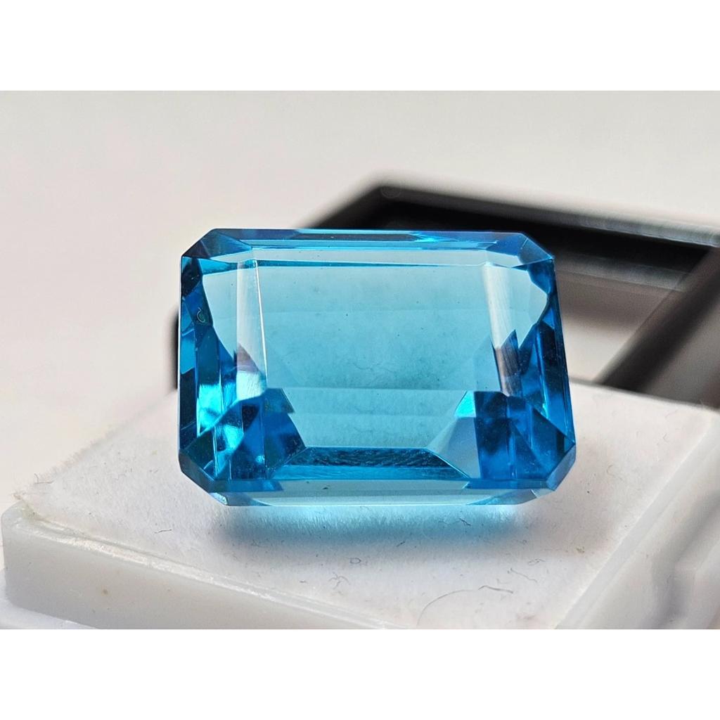 Beautiful Emerald Swiss Blue Topaz Natural 18-19 Ct Loose Gemstone