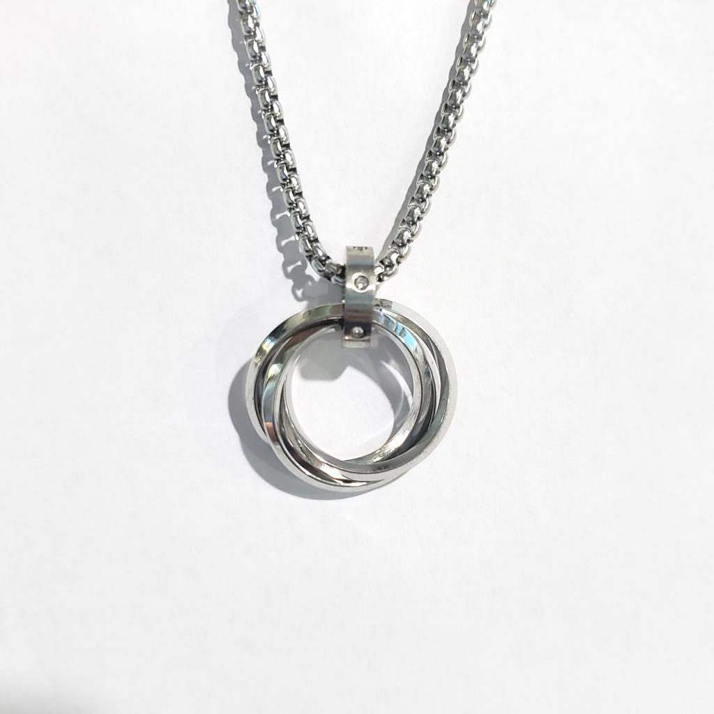 Stainless Steel Three-ring Necklace, Simple and Non-fading Men's Hip-hop Wind Titanium Steel Diamond Pendant Jewelry