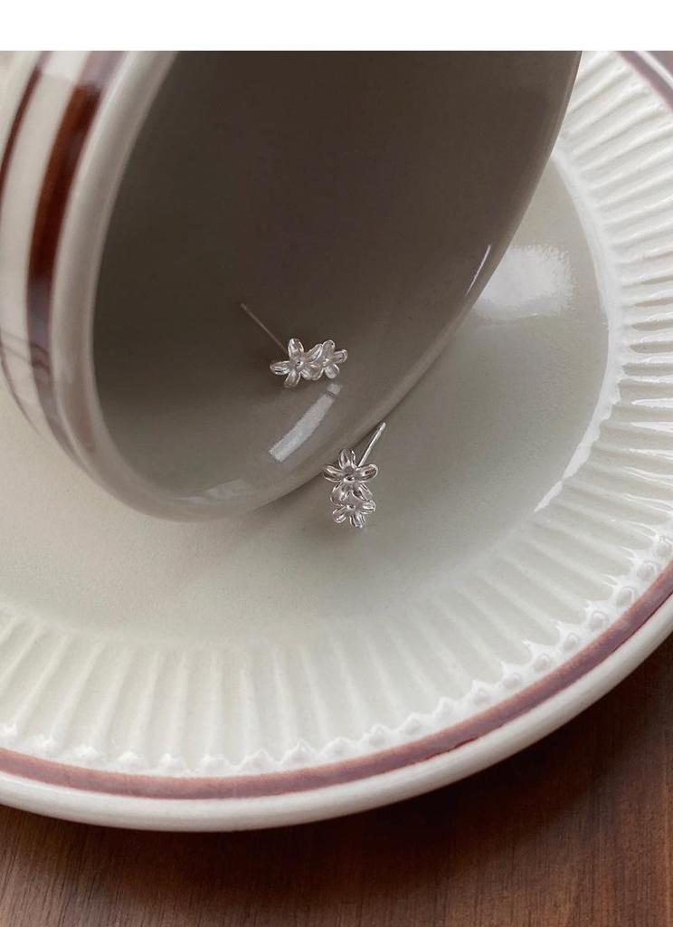 S999 Sterling Silver Double Layer Flower Stud Earrings - Exquisite Niche Design, Simple Pure Silver.