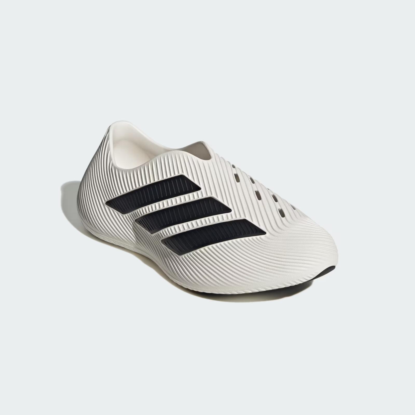 KI0066 adidas Purechill Runner Core White Core Black (Men s) 4