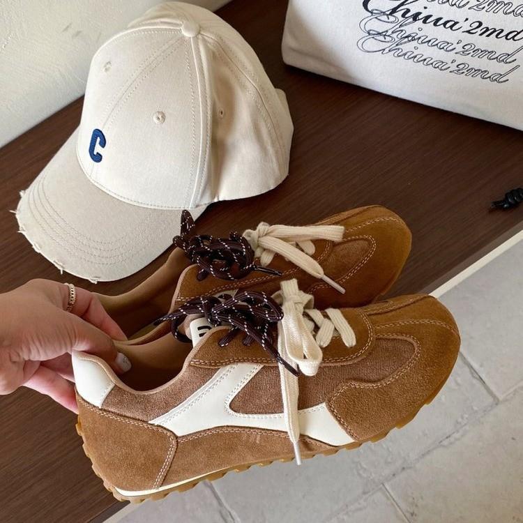 

2025 four seasons new low-heeled flat-bottomed thick-soled lace-up round head casual sports board shoes single shoes women s tide spot 40