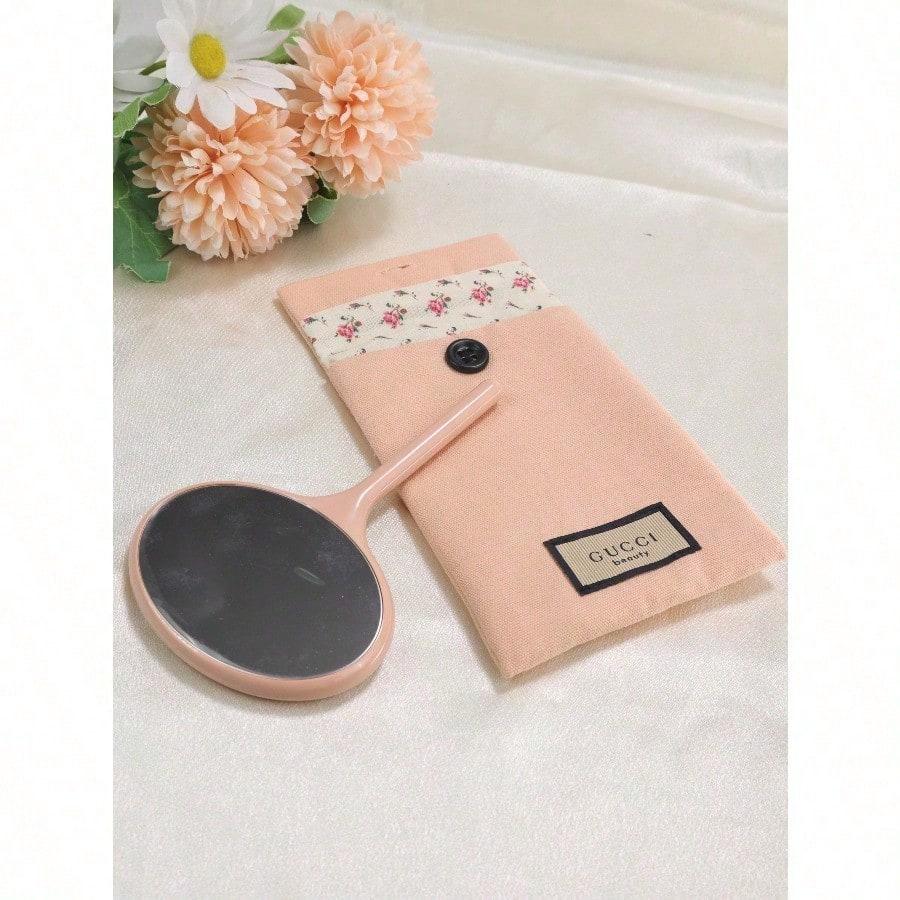 Damen-Make-up-Tasche, geeignet als Geschenk für Ihre Freundin oder Freunde. Aus pinkfarbener Leinwand gefertigt.