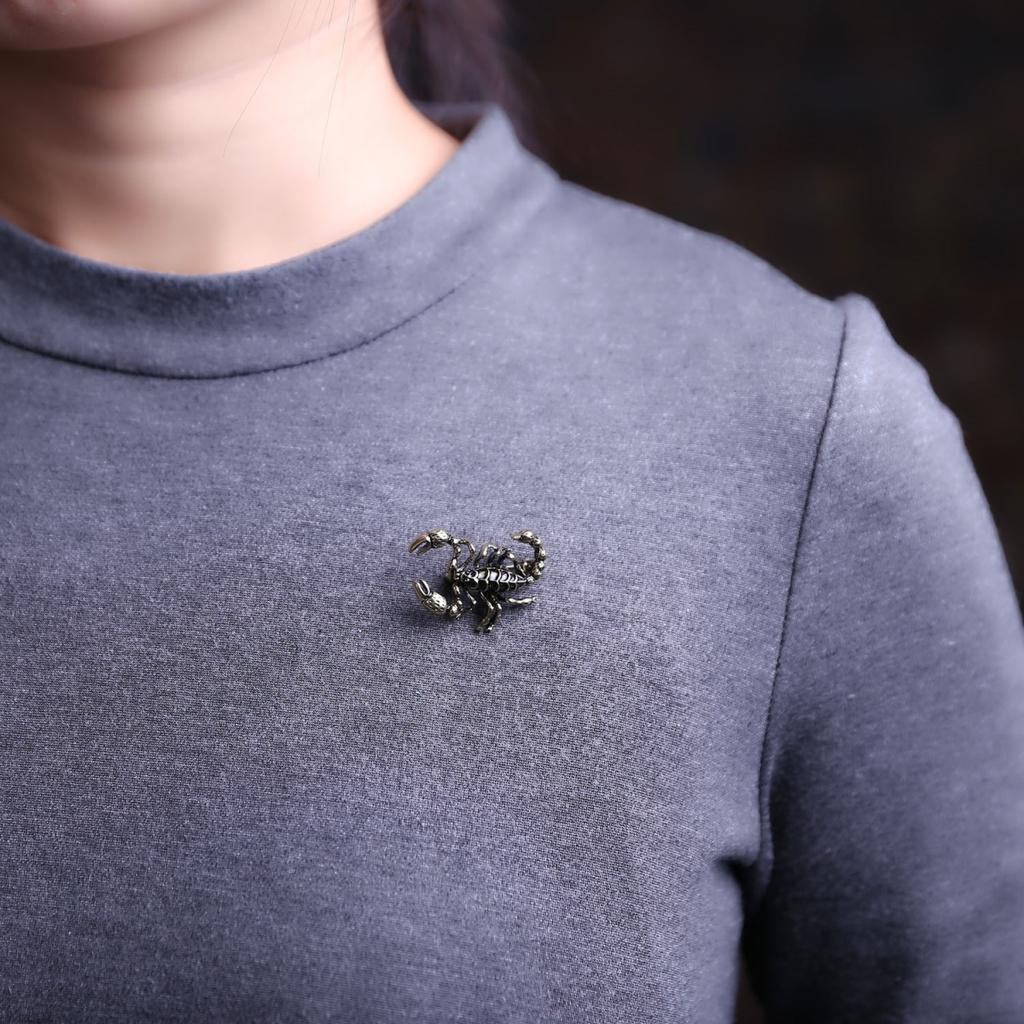 Fashion Vintage Metal Scorpion Shaped Brooches For Women Men Gothic Exquisite Lovely Insect Animal Scorpion Lapel Pins Jewelry