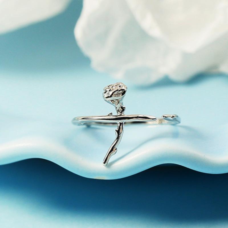 

Adjustable 3D Rose Thorn Ring for Women – Chic, Versatile, Open-Index Design Adjustable Open Size
