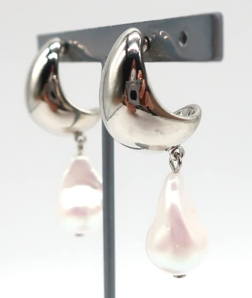 Baroque Pearl Drop Metal Earrings [item]