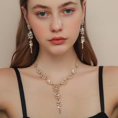 European and American Retro Necklace Earrings, Bride's Wedding Banquet Dress Accessories, Luxurious Two-piece Set