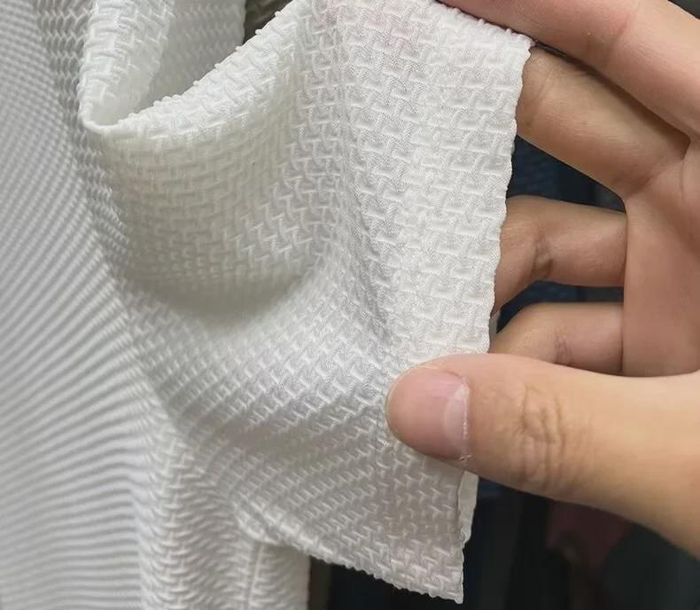 Men's 2024 Ice Silk Mesh T-Shirt, Round Neck, Breathable, Short Sleeve, High-End Summer Wear