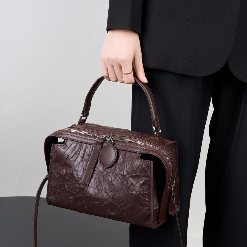 Autumn and Winter New High-end Boston Bag, Light Luxury First Layer Pleated Cowhide Leather Women's Bag, Clutch Pattern Pillow Bag