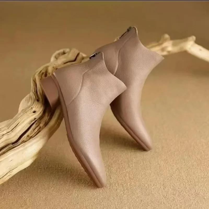 Chaussures de mode pour femmes 2024 Bottines pour femmes de haute qualité Grande taille Bottes modernes pour femmes Bout pointu Talon bas Chaussures à fermeture éclair arrière Féminines