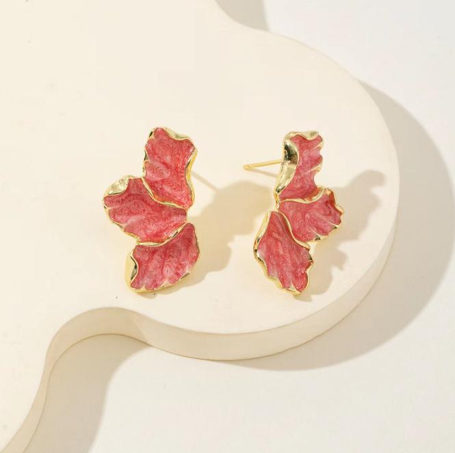Irregular Metal Cream Petal Post Earrings For Women Heavy Design New Style Fashion Jewelry Party Accessories Gift
