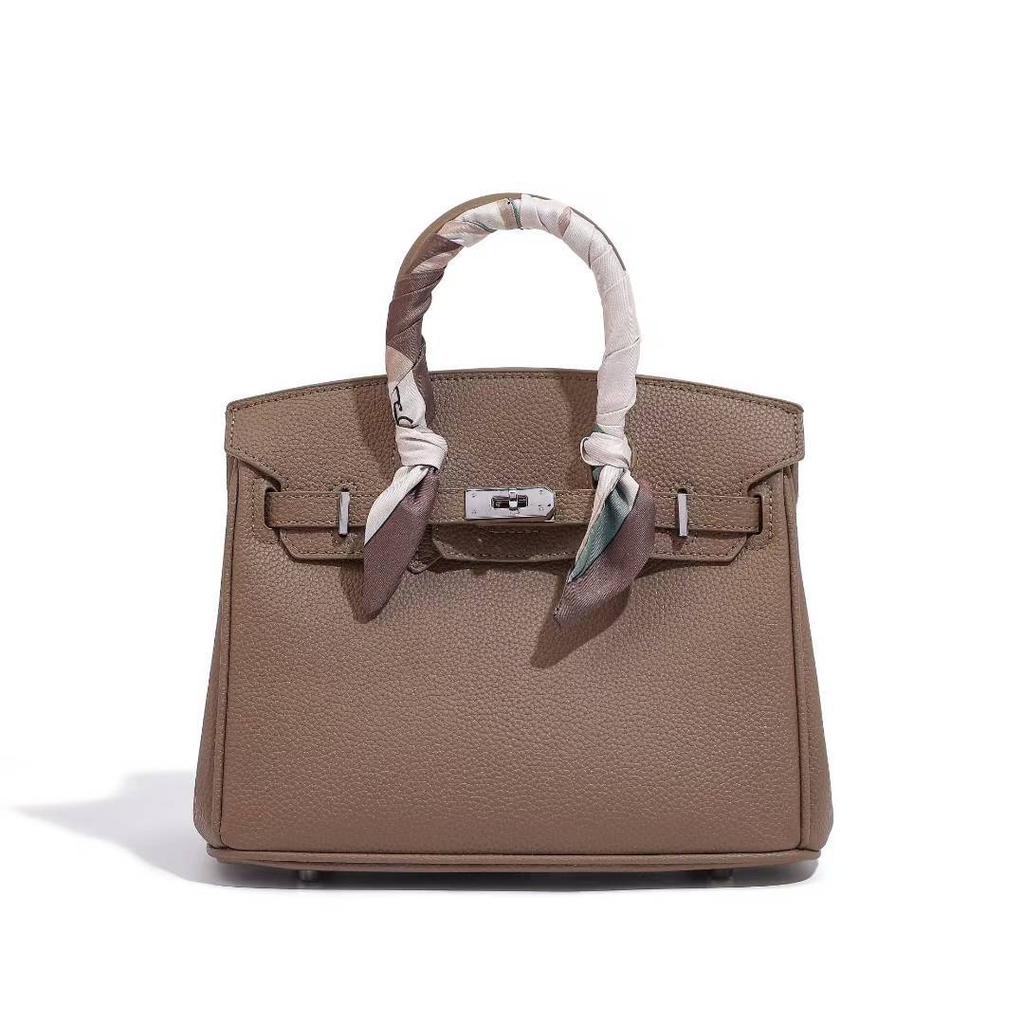 2026 Geantă Clasică Nouă din Platină Geantă cu Temperament Geantă de Umăr Crossbody pentru Femei Geantă pentru Femei Casual Portabilă Versatilă