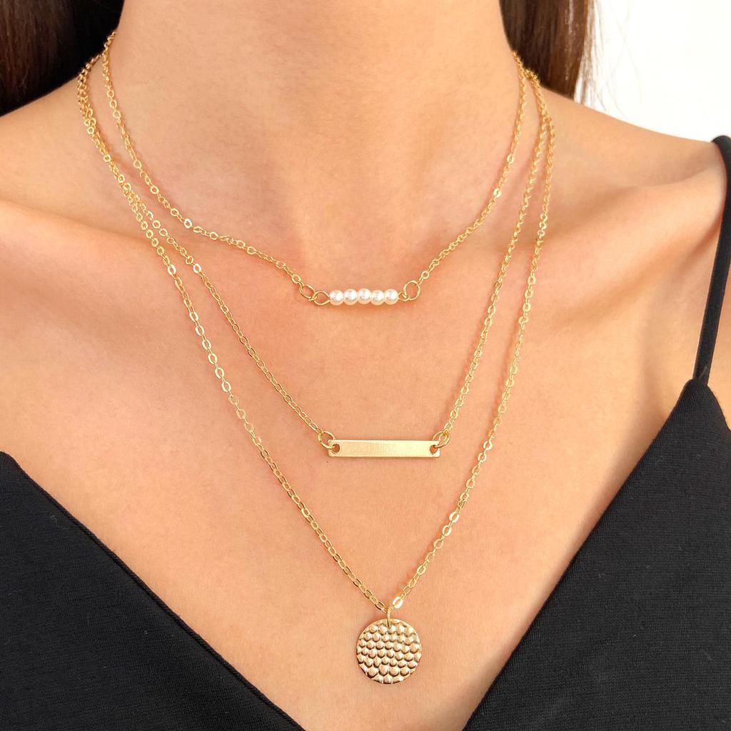 Golden Multi-layer Pearl & Portrait Pendant Necklace - Fashion Retro Clavicle Chain for Women