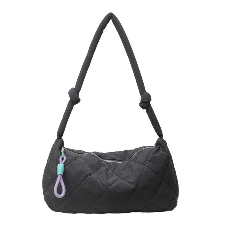 

Casual large-capacity bag 2025 autumn new women s bag fashion trend shoulder messenger bag commuter simple tote bag темно-серого