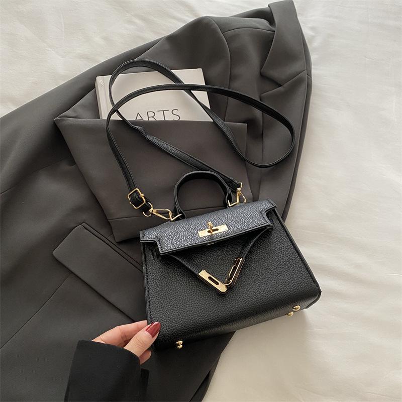 Autumn Small Bag Women's New Trendy Women's Bag Small Square Bag Shoulder Bag Fashionable Personalized Portable Messenger Bag