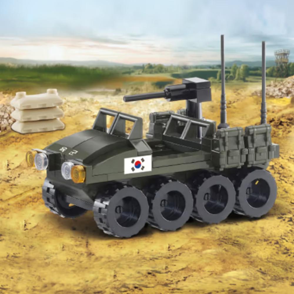 Oxford Military Amphibious Vehicle Assembly Model Kit ( 8 Year+ )