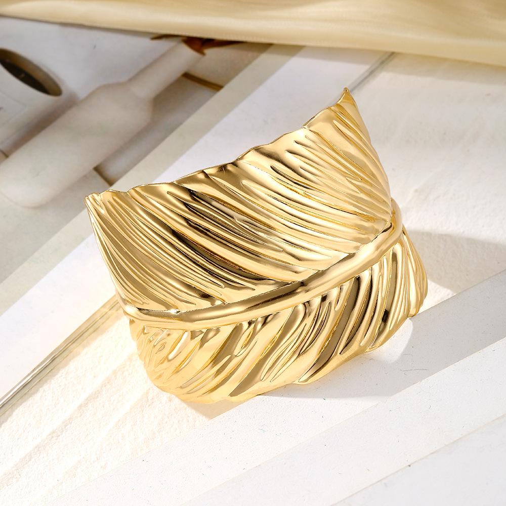 European-American Trendy Wide-Face Cuff Bracelet: Elegant, Smooth Metal, Multi-Layered, High-End Design.