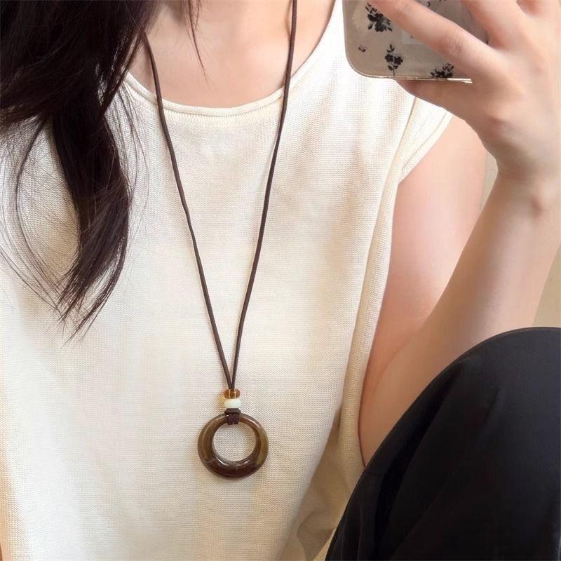 Retro long brown ring pendant necklace women's new high-end starfish necklace niche sweater chain