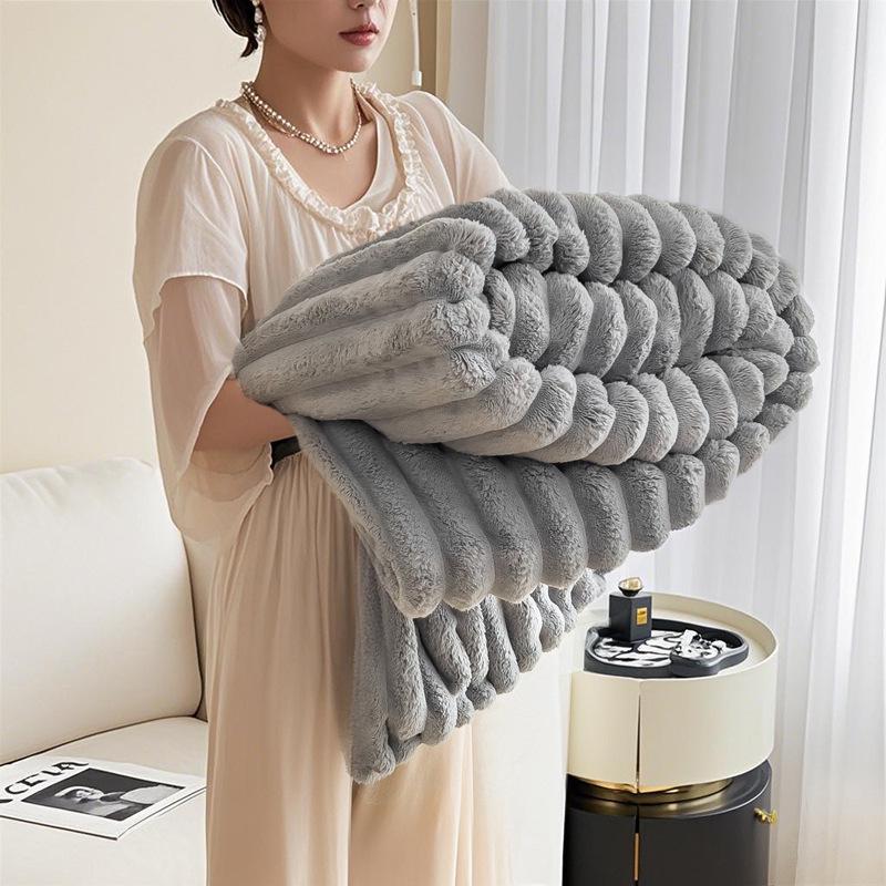 

Скандинавский полосатый фланелевый плед-накидка с имитацией кроличьего меха 200x230 cm