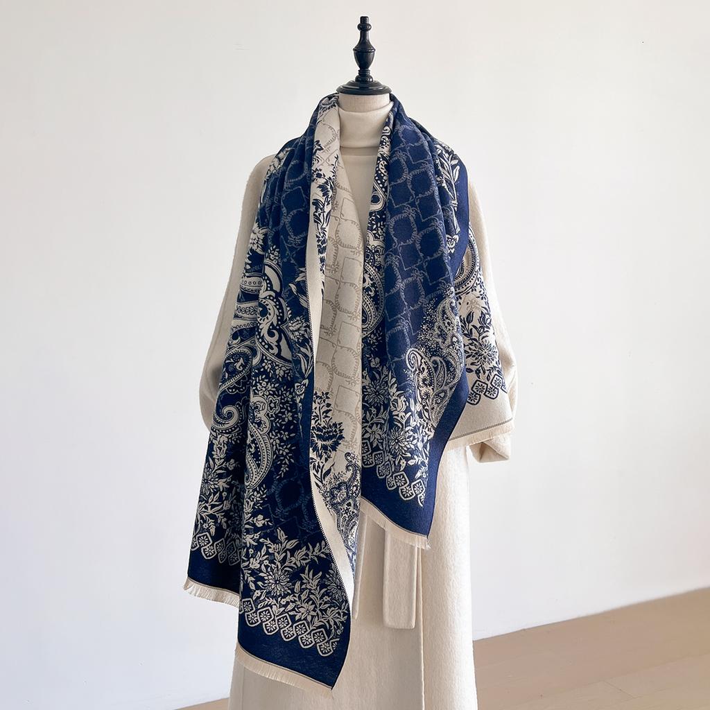 Paisley Cashew Design Faux Cashmere Women's Scarf Winter Thick Warm Blanket Scarf Fashionable Luxurious Accessory