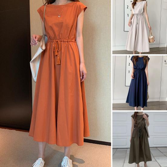 

Женское летнее платье трапециевидной формы без рукавов со свободным подолом и плиссировкой с высокой узкой талией, однотонное платье миди с круглым вырезом и длиной до середины икры