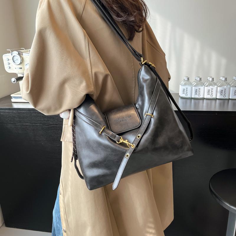 Casual Large-capacity Bag Women's 2025 Autumn and Winter New Commuter Shoulder Bag Solid Color Trendy Messenger Women's Backpack