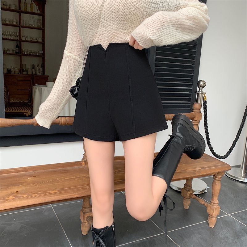 Small Spring and Autumn New Casual Shorts for Women Versatile A-line Shorts with Hip Bottoms Hot Girl V-waist Long Legs Shorts