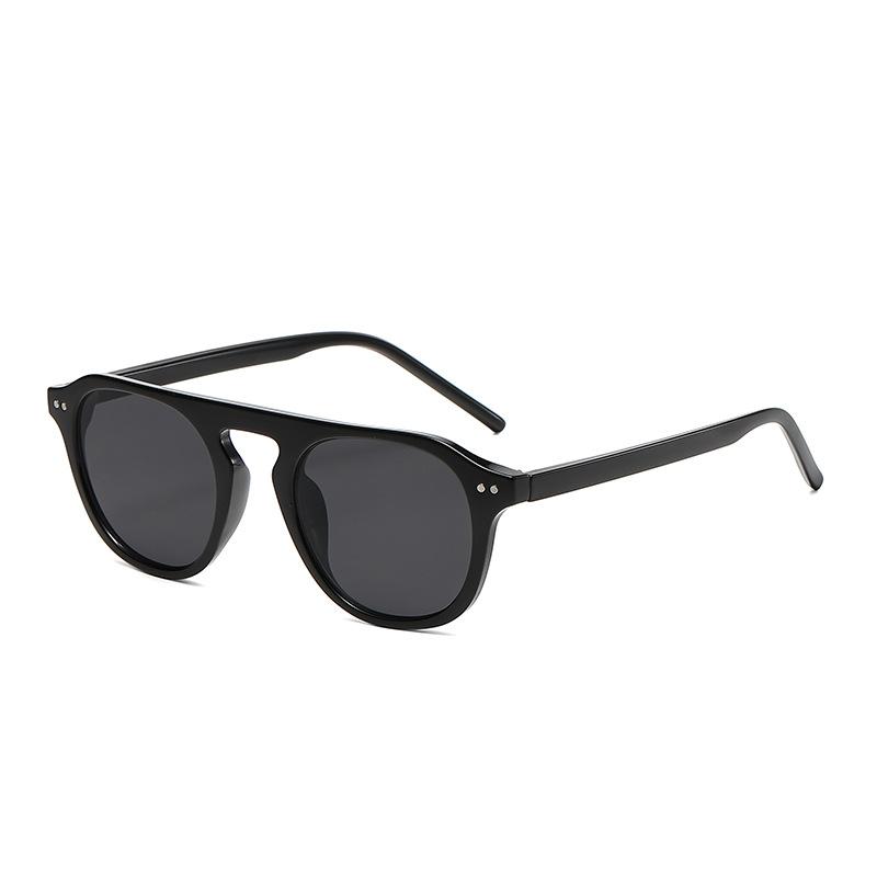 Retro Square Rivets Sunglasses Men Fashion Luxury Shades Trending Women Sun Glasses UV400 Eyewear