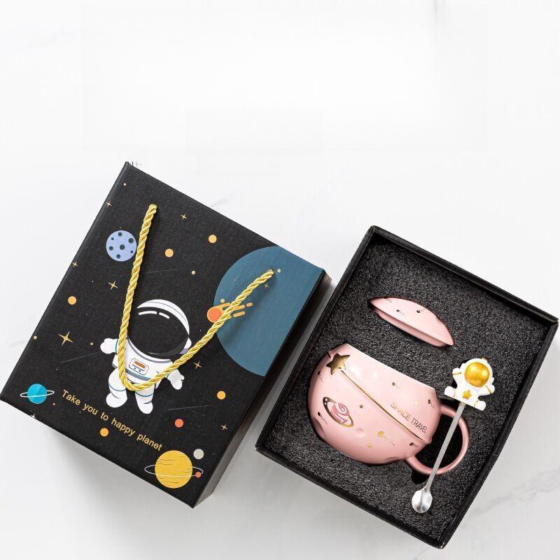 Творческий рельефный кубок Планета Кружка астронавт Керамическая чашка астронавт Высокоценный сувенир Подарок на открытие 420ml