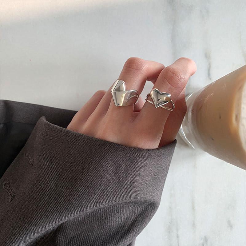 925 Eyecatching Pure Silver Artistic Heart Ring With Modern Design Folded