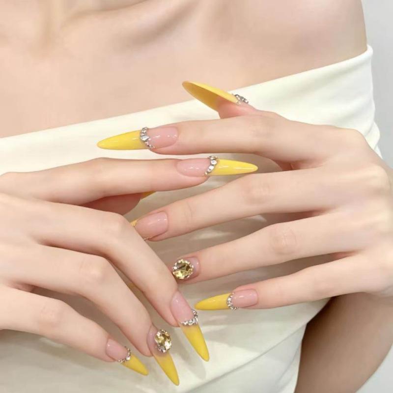 Golden Lemon: 2026 Summer Wearable Nude Yellow Gradient Nail Tips with Rhinestone Chain