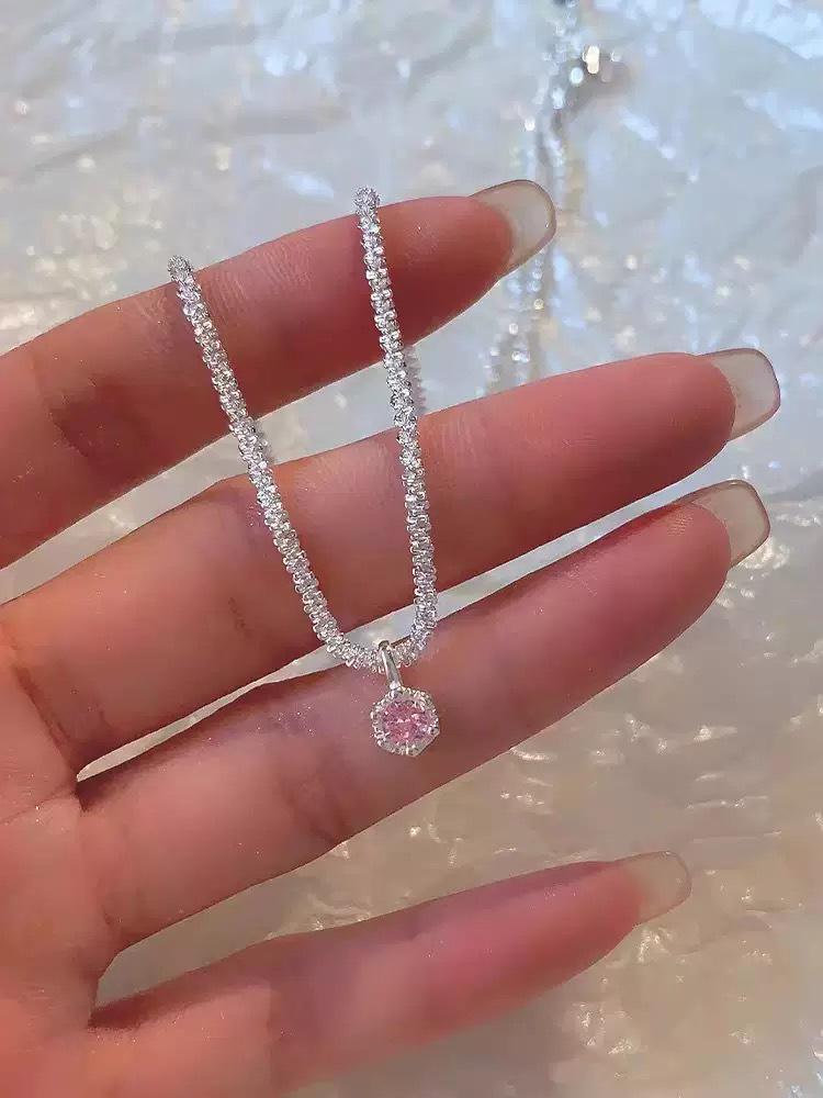 

Xiaohongshu Minimalist Women s Starry Sky Clavicle Necklace - Niche Design